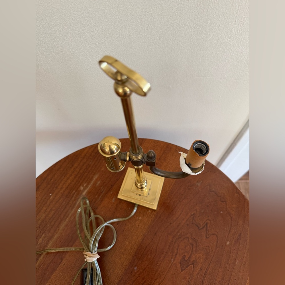 Vintage Underwriter Laboratories Portable Brass Desk Lamp Not Tested - Picture 4 of 7